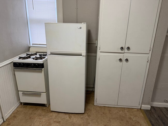 Building Photo - 1605 N Madison St