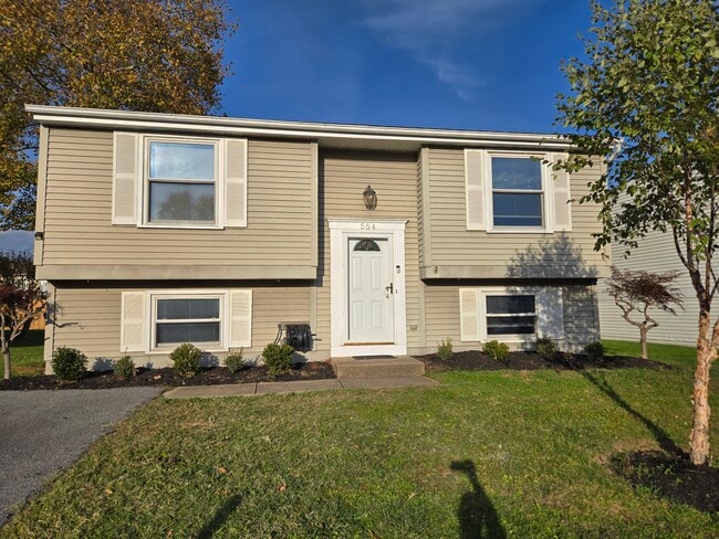 Photo - 554 Logan St