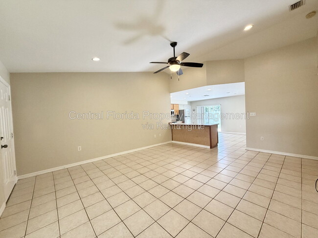 Photo - 939 Pecan St