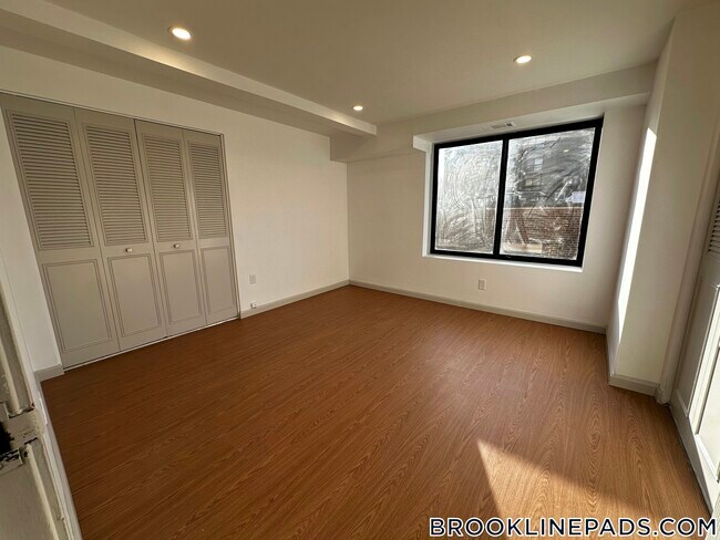 Photo - 1243 Beacon St Unit 5A