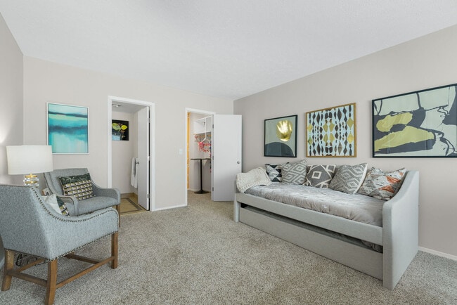 THE VANTAGE APARTMENTS