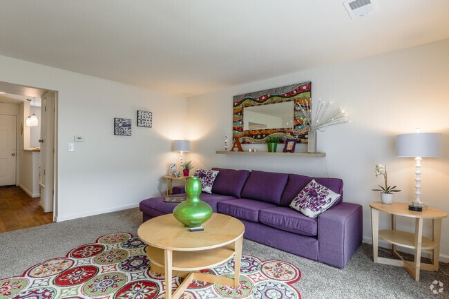 Floor Plan: Buckeye Townhome- 2 Bed/ 1.5 Bath - 985 Sq Ft