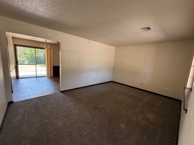Photo - 704 Ashley Dr
