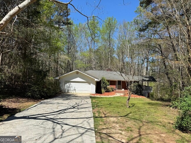 Photo - 140 Maple Pl