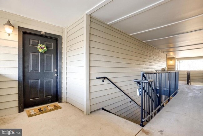 Building Photo - 12154 Penderview Terrace Unit 1231