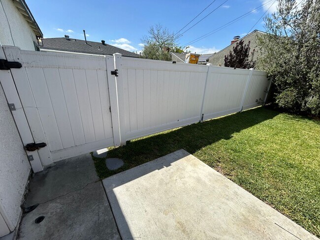Photo - 4432 Falcon Ave