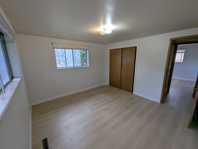 186 E 700 N Unidad 186 E 700 N upstairs