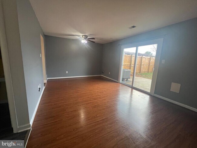 Photo - 8826 Stauffer Rd