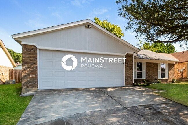 Photo - 3 Bedroom Pet-Friendly Home in Watauga, TX with Main Street Renewal