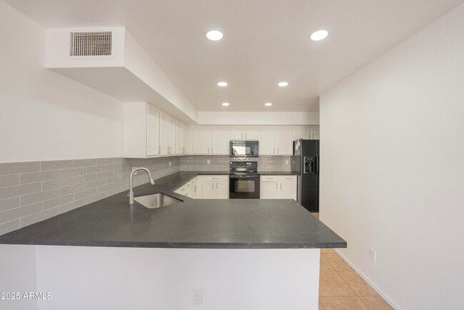Photo - 413 S Sunrise Dr