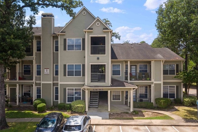 Building Photo - 2400 Spring Rain Dr Rental