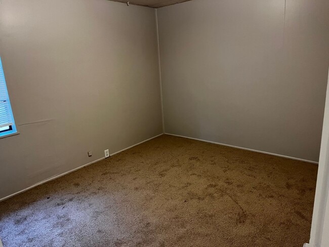 Photo - 1005 N Oak St