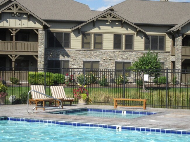 Building Photo - Fabulous Furnished Monterra 2 bd Condo