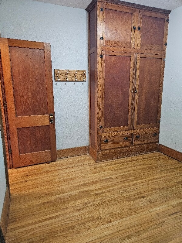 Photo - 402 E 5th St