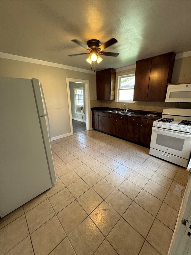 Photo - 202 Robert Lee Rd
