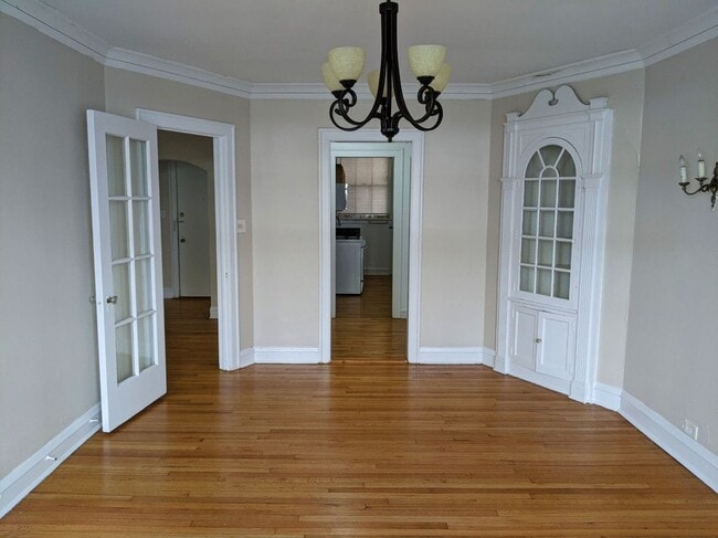 Photo - 905 Elmwood Ave