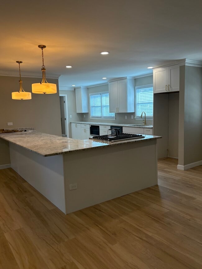 Photo - 304 S Almond Dr