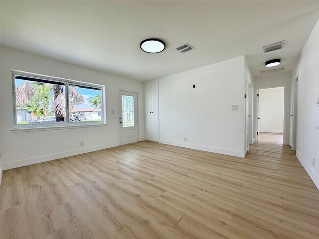 Photo - 1008 Mango Isle