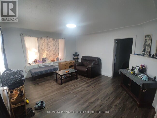 Photo - 759 Curry St