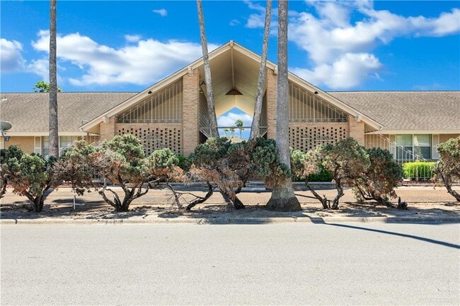 Building Photo - 16 Hibiscus Ave Unit 16