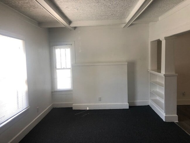 Photo - Lovely 3 bedroom 2 bathroom in St. Petersburg