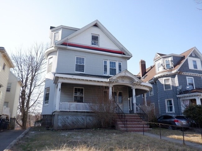 Building Photo - 1127 Hyde Park Ave Unit 2