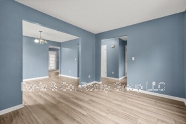 Photo - 4753 Klondike Cove