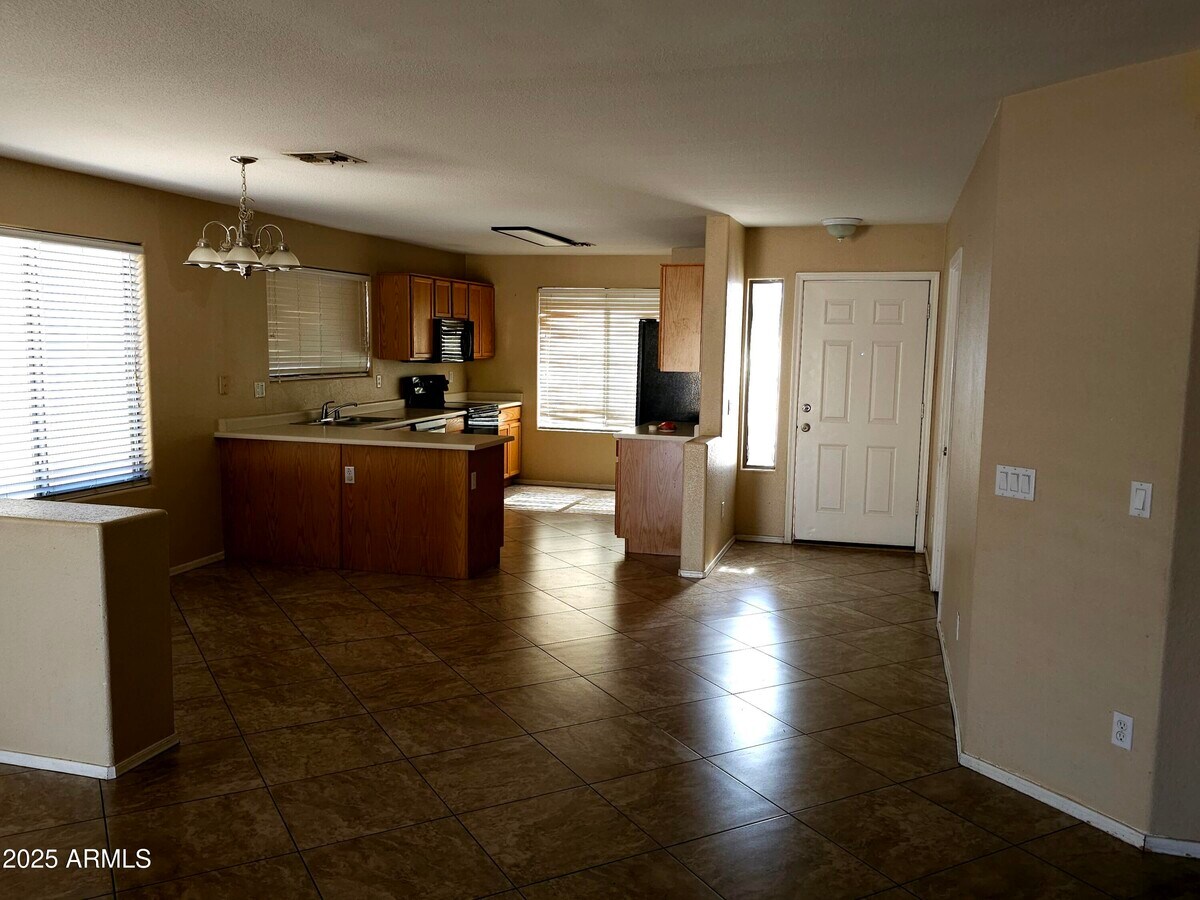 Photo - 15116 W Fillmore St