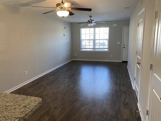 Photo - Spacious and well kept 2 bedroom home