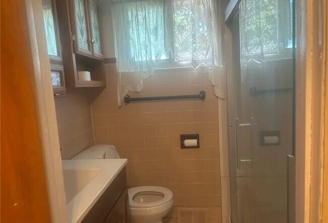 61 Leicester Dr Unit A