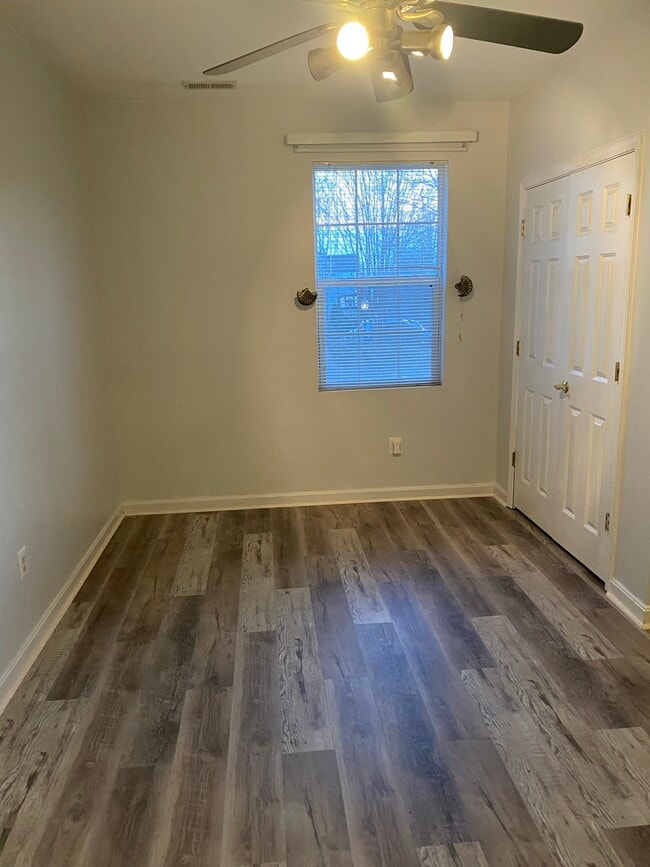 Photo - 14187 Darkwood Dr Unidad Private Lower Level Apart