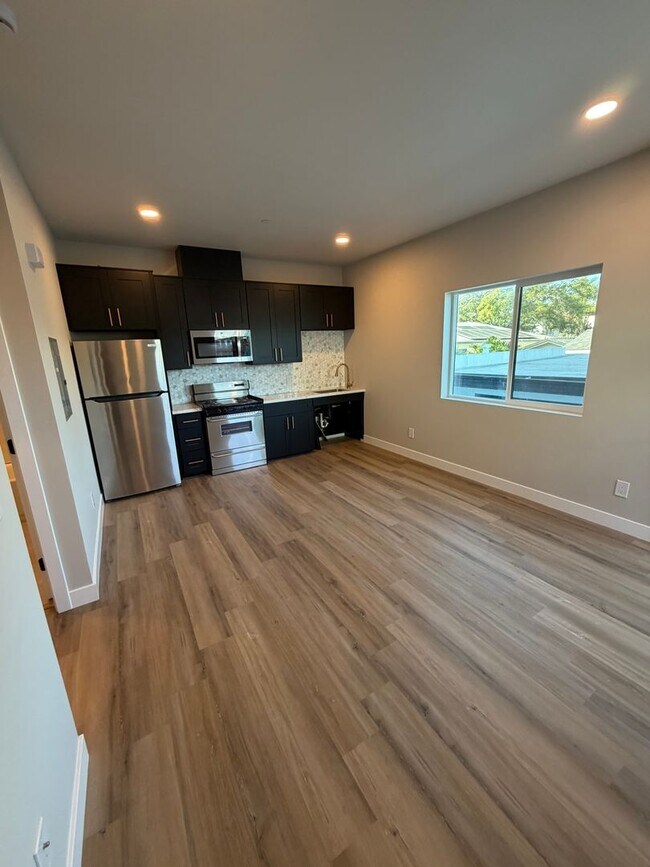 Photo - 3365 A St Unidad Studio 2