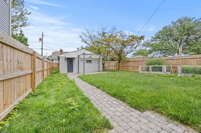 Photo - 1549 Meadow Rd