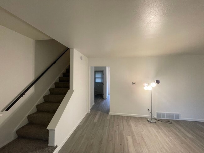 Photo - 831 Badger Ln
