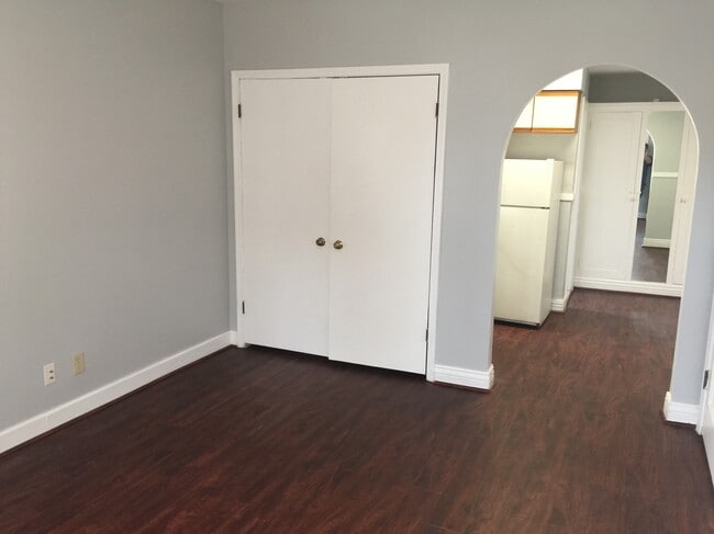 Photo - Virginia Apartments