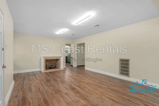 Photo - 479 Porter Ave