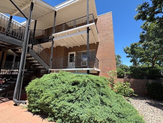 Photo - $200 Off First Month! Prime Fort Collins Location – 2 Bedroom Apartment Available Now