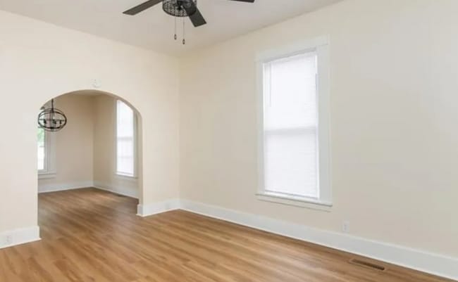 Photo - 1401 E Oak St