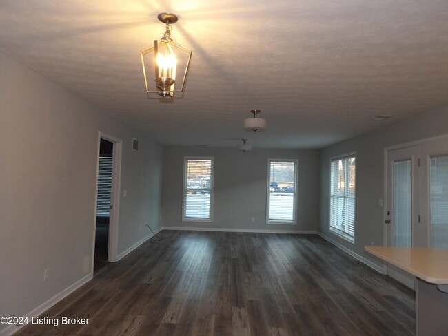 Photo - 406 Eagle Pointe Dr