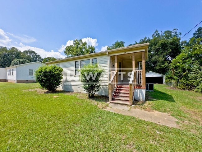 Photo - 3-Bedroom Home w/Large Yard in Minor Neighborhood