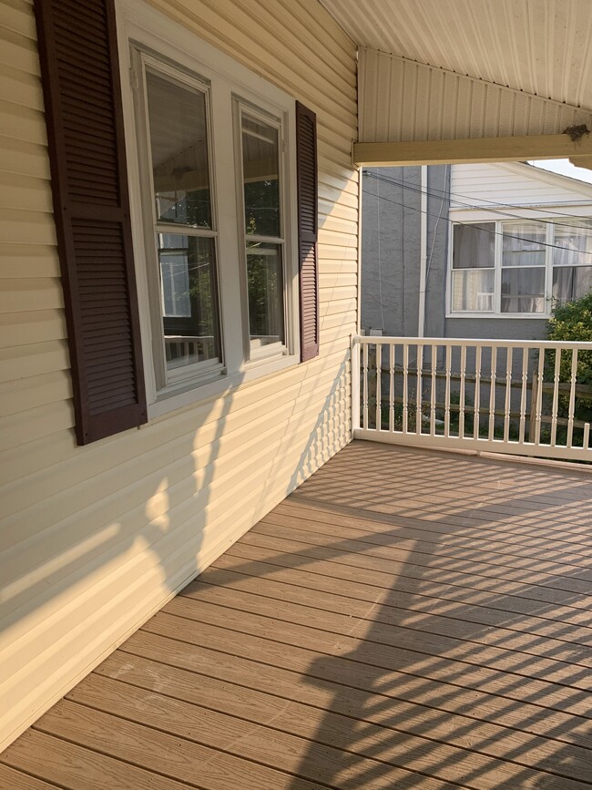 Photo - 225 Simpson Rd