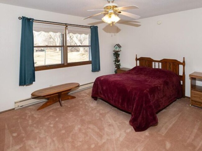 Photo - 2 BED UNIT 1 BATH AVAILABLE FOR RENT