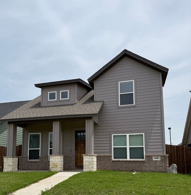 Photo - 3/2/2 - FENCED BACKYARD!!! GREAT NEIGHBORHOOD - Godley ISD - Summer Specials!