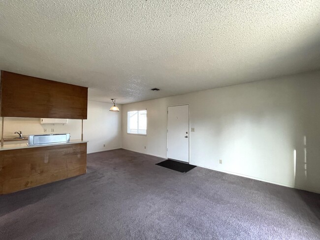 Photo - 458 Nord Ave