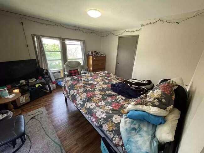 Photo - 201 State St