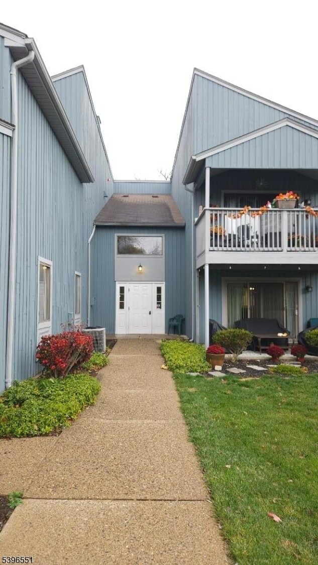 Photo - 124 Drake Ln