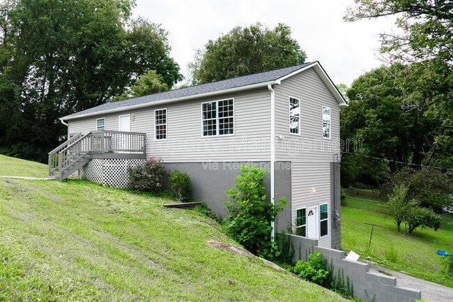 Building Photo - 2242 Price Ave Unit B