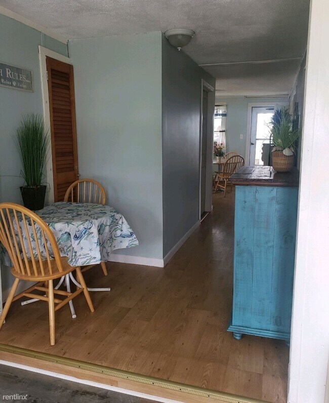 Photo - 2 br, 1 bath Duplex - 71 Swan Ave  Cottage...