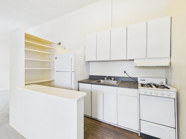 Forest Square Apartments