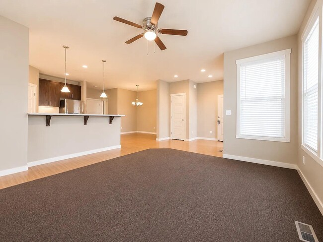 Photo - 7214 Hayworth Ave NE